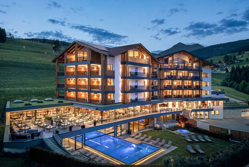 Hotel Edelweiss - Image 1