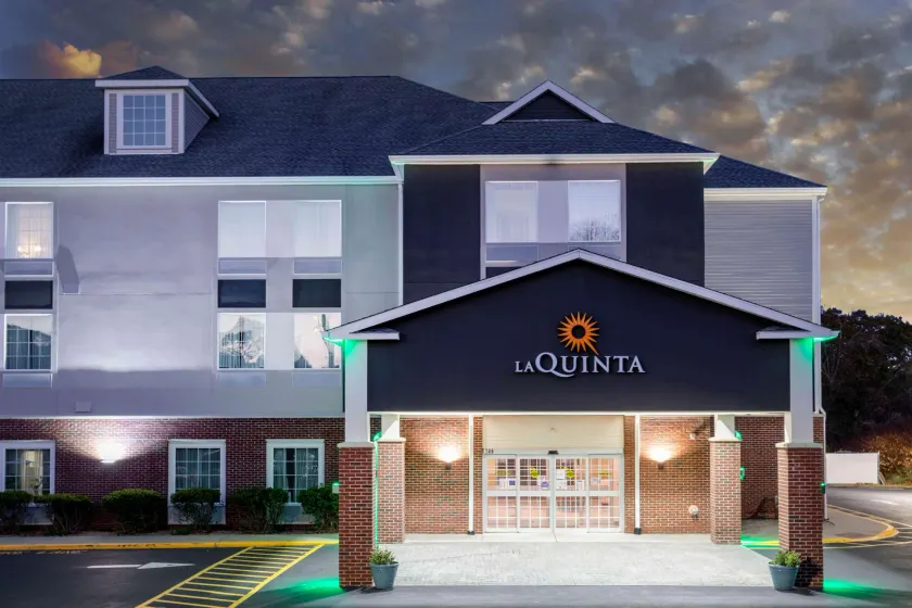 La Quinta by Wyndham Ely - Image 1
