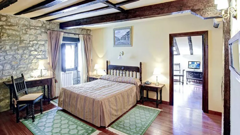 Hotel Altamira - Image 1