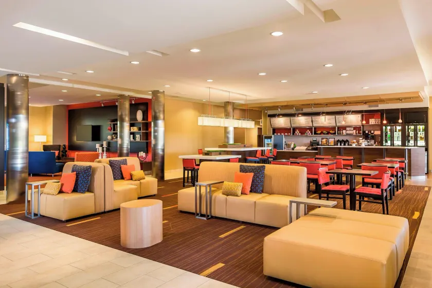 Courtyard by Marriott Kalamazoo Portage - Image 1