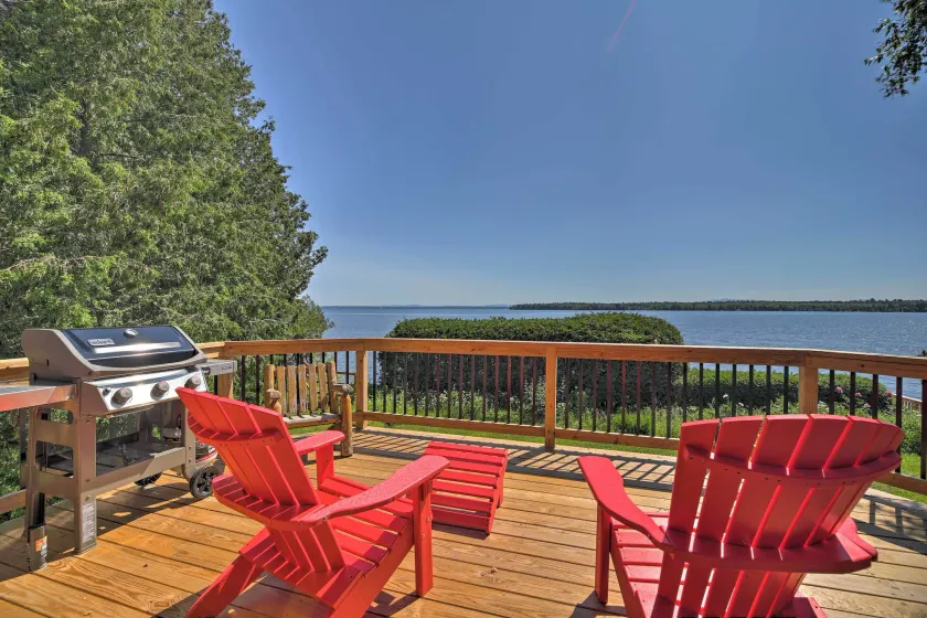 Family Lakehouse w/ Deck + Beach on Lake Champlain - Image 1