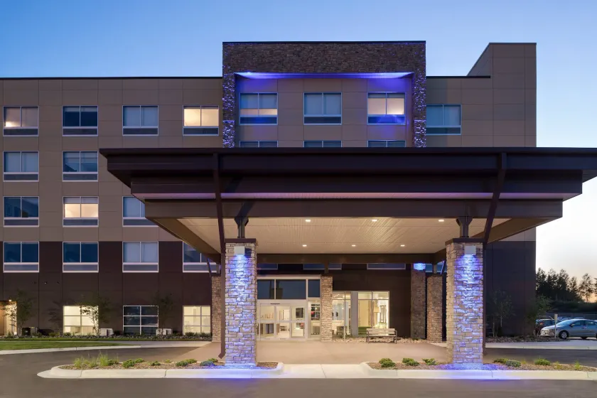 Holiday Inn Express & Suites Duluth North - Miller Hill by IHG - Image 1