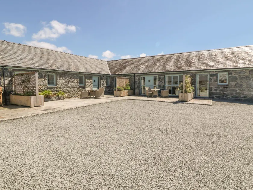 Bwthyn Bach - Image 1