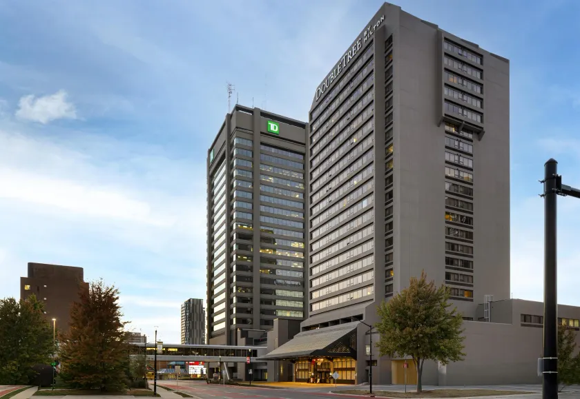 DoubleTree by Hilton Hotel London Ontario - Image 1