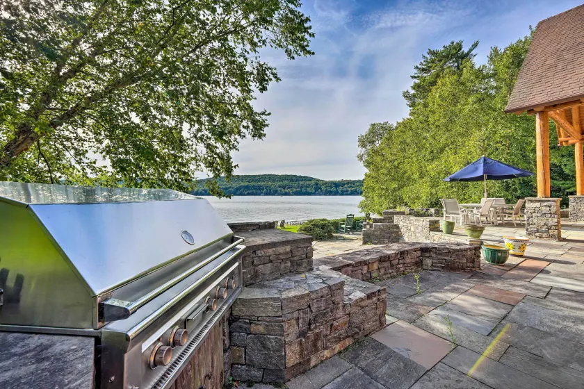 Stunning Vermont Cabin w/ Private Lake Access - Image 1
