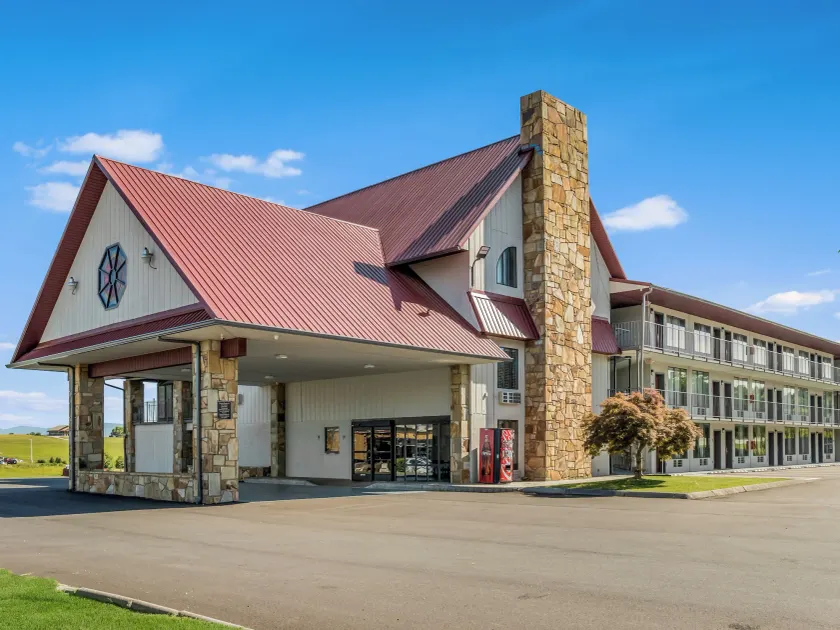Red Roof Inn Dandridge - Image 1