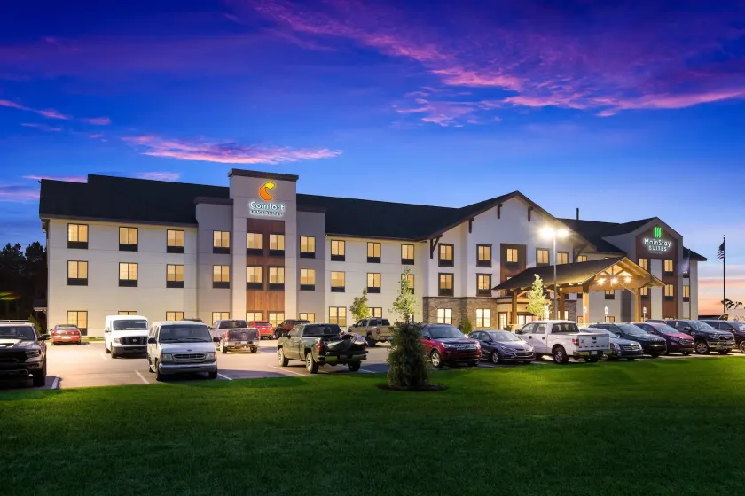 Comfort Inn & Suites Gaylord - Image 1
