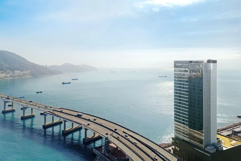 Wyndham Grand Busan - Image 1