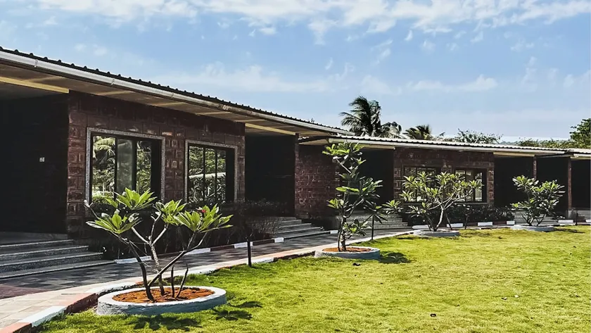 Discover Resorts Pali - Image 1