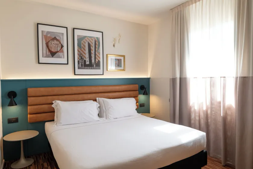Bleis Hotel - Image 1