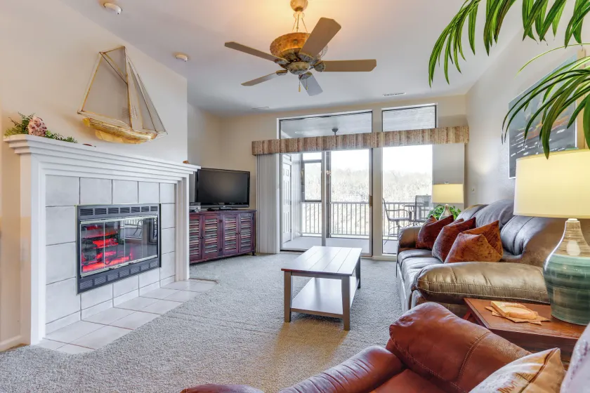 Private Boat Slip: Family-Friendly Lazy Days Condo - Image 1