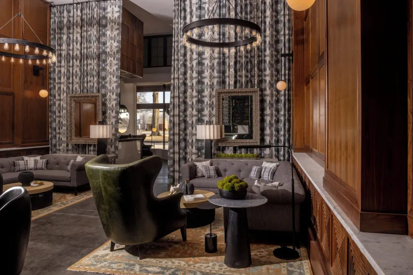 The Louis Hotel - Image 1