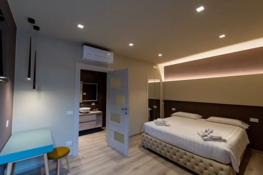 DiVino Rooms Deluxe - Image 1