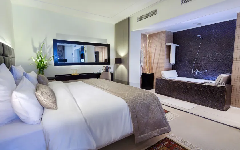 Business Hotel - Image 1