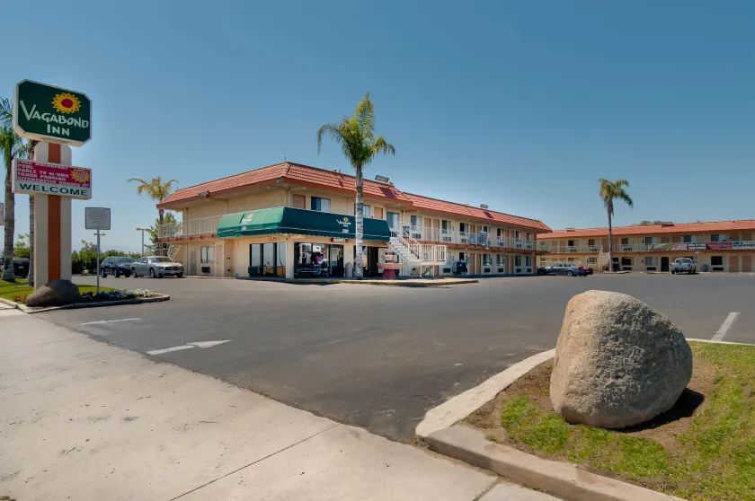 Vagabond Inn Bakersfield South - Image 1