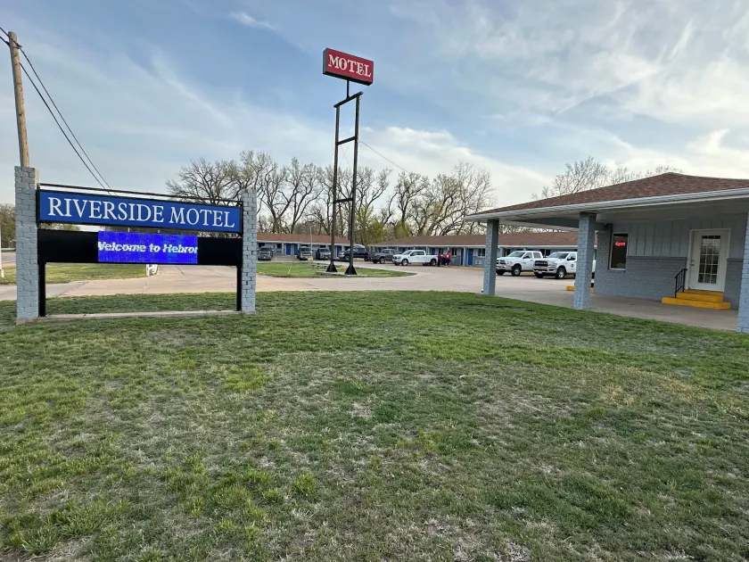 RIVERSIDE MOTEL - Image 1