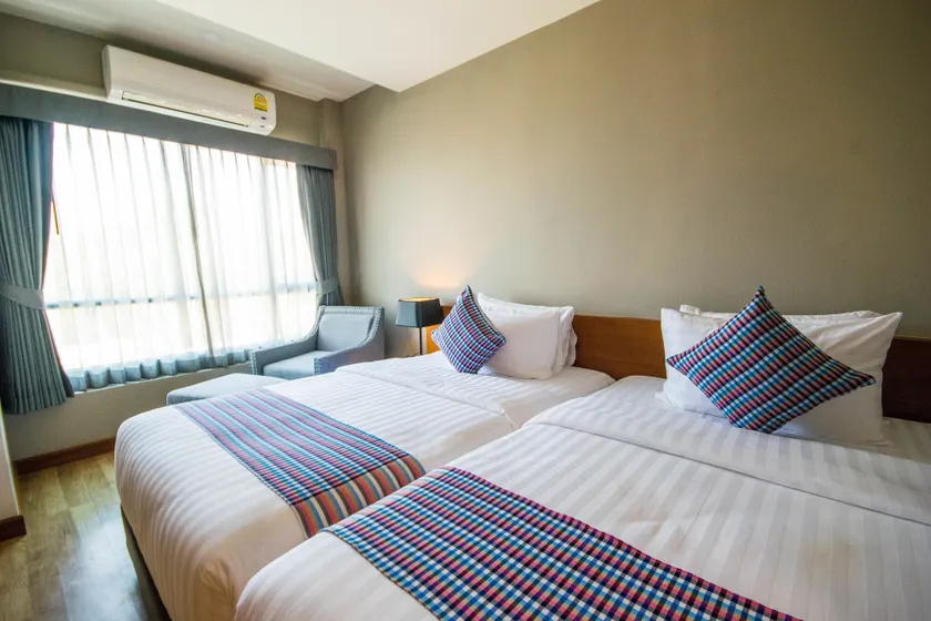 Comet Hotel Surat Thani - Image 1