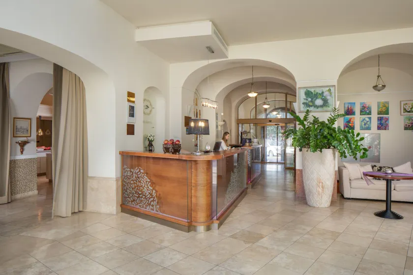 Hotel Kristály Imperial - Reception