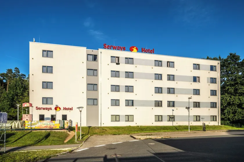 Serways Hotel Feucht Ost - Image 1