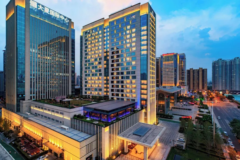 Renaissance Xi'an Hotel - Image 1