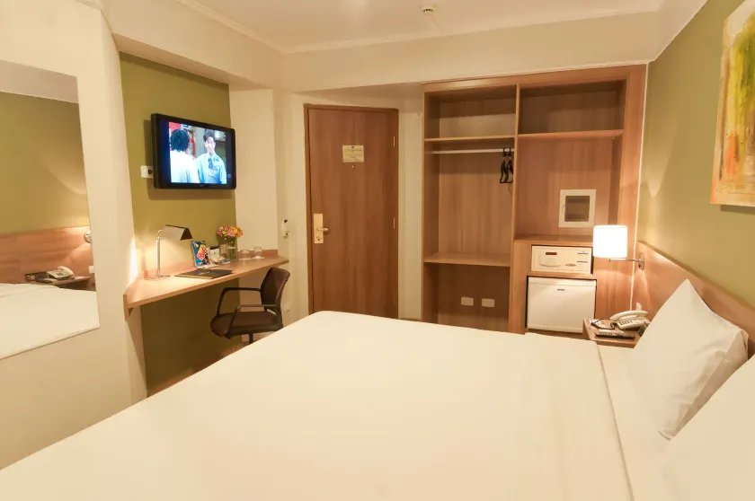 Summit Hotel Monaco - Image 1