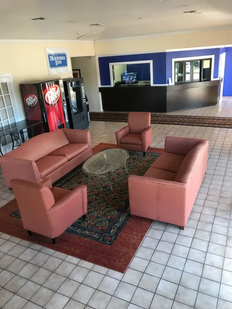 Relax Inn - Lobby
