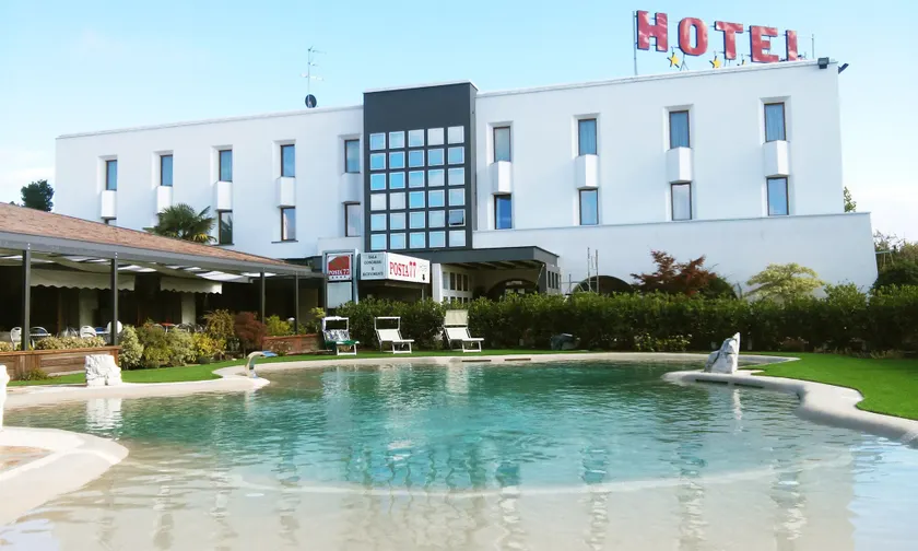 Hotel Posta 77 - Image 1