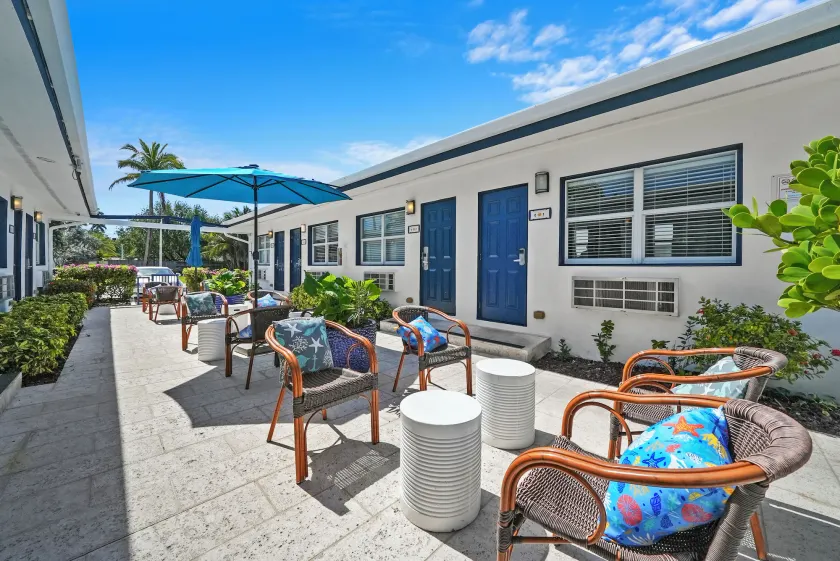 Hollywood Beach Suites and Hotel - Image 1