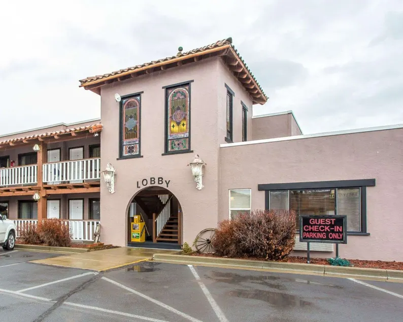 Rodeway Inn Baker City - Image 1