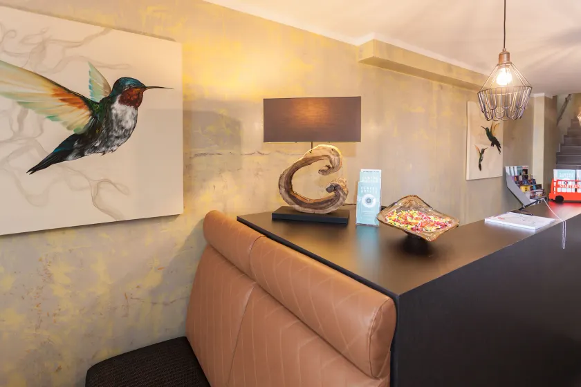 Hotel West - Entrada interior