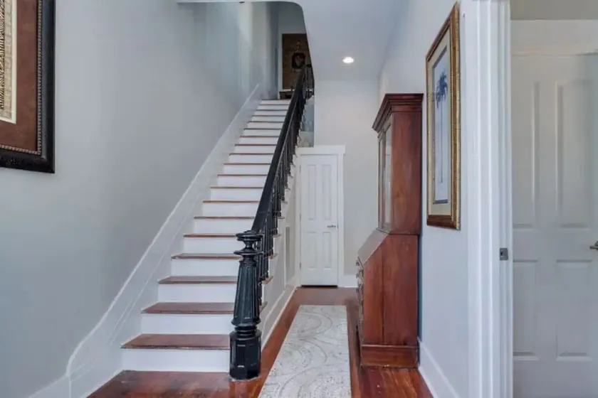 111 Waldburg street Beautifully Renovated Historic 5 bedroom 5 bath - Rezeption
