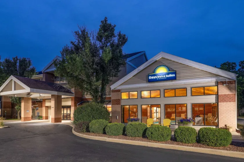 Days Inn & Suites by Wyndham Madison - Image 1