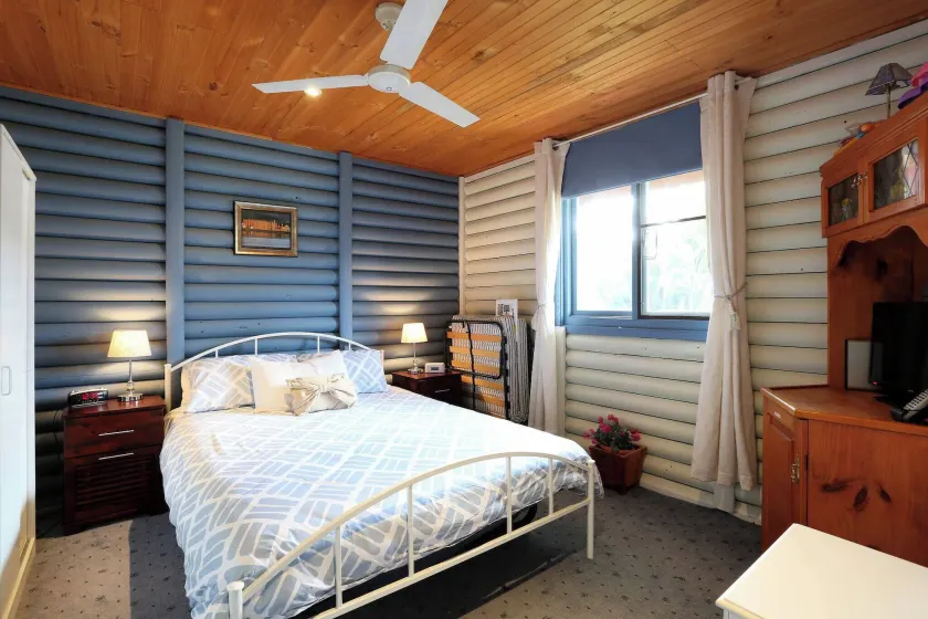 Chloes Cabin Accommodation - Image 1
