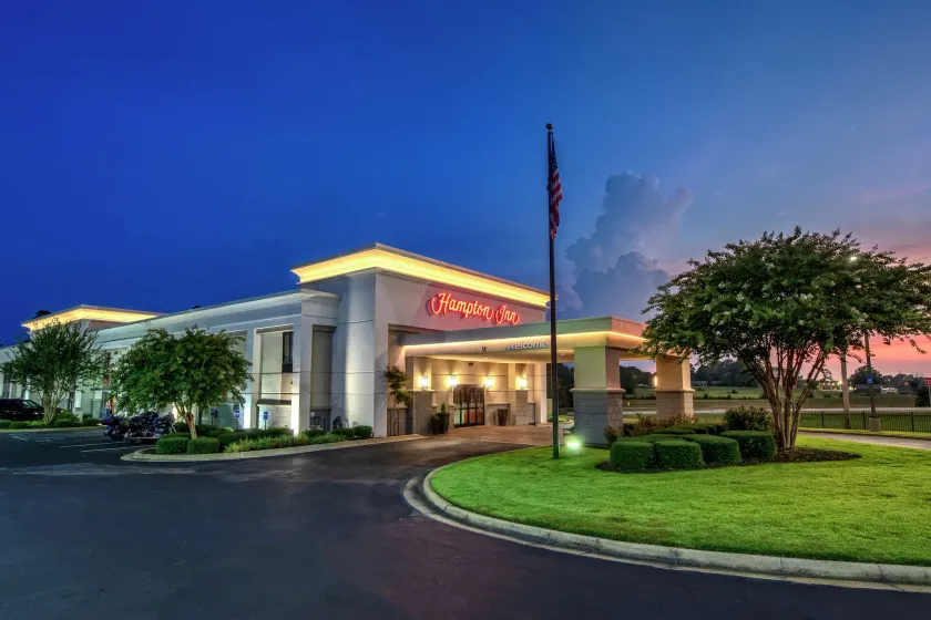 Hampton Inn Corinth - Image 1
