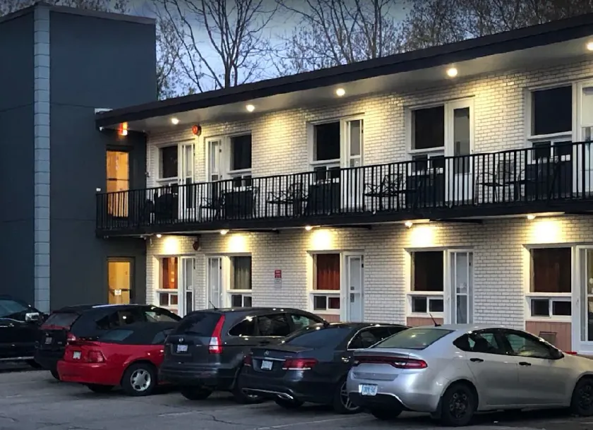 Sunrise Inn - Image 1