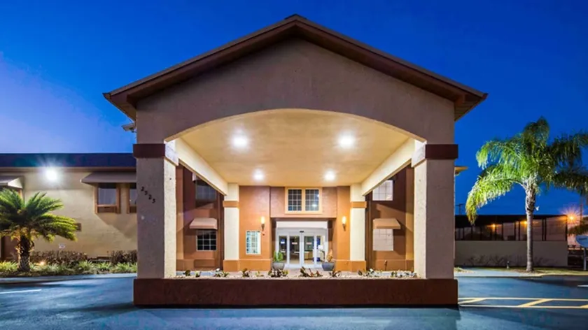 Best Western Mulberry Hotel - Image 1
