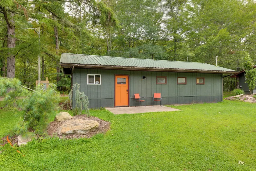 Community Perks: Elk Creek Escape - Deluxe Cabin C - Image 1