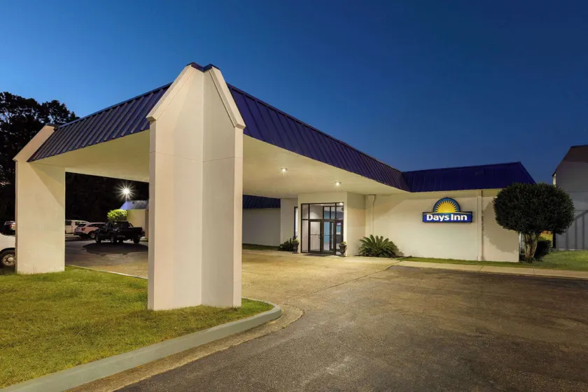 Days Inn by Wyndham McComb MS - Image 1