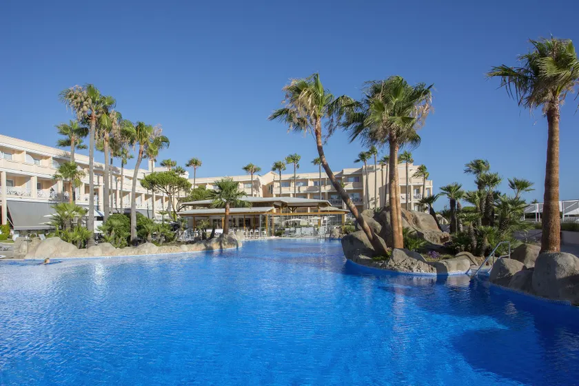 Hipotels Playa La Barrosa - Adults Only - Image 1