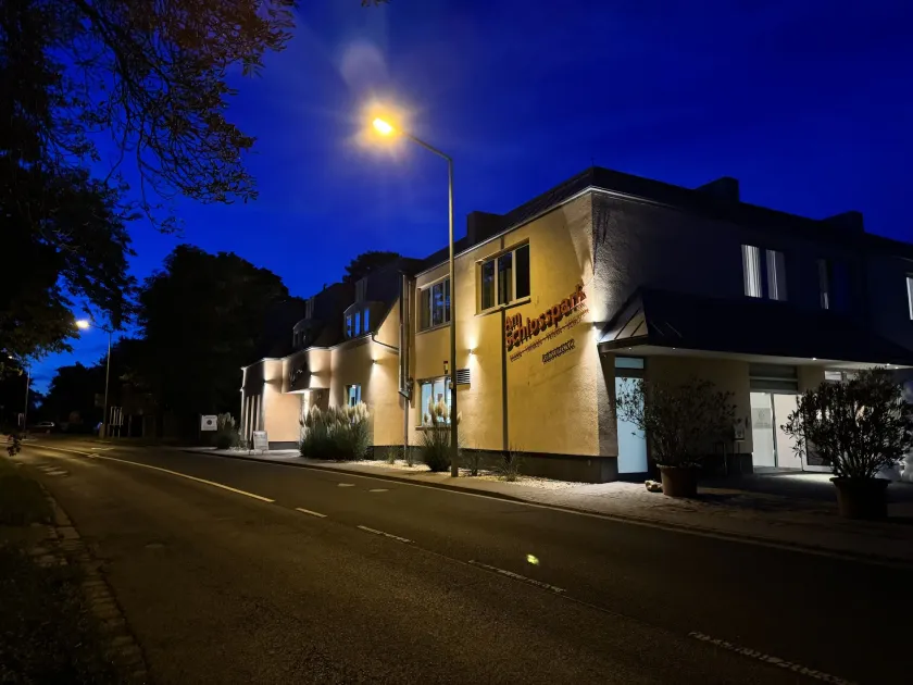 Hotel am Schlosspark - Image 1