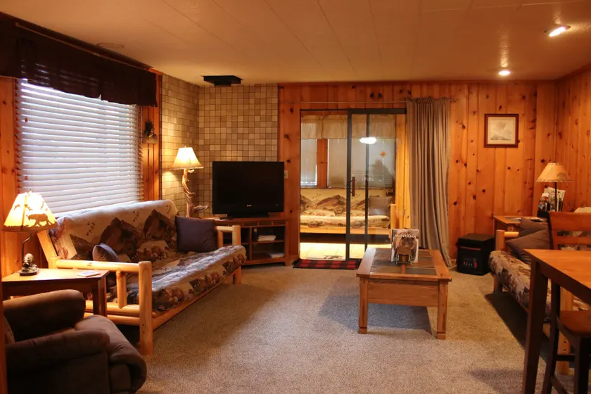 Yellowstone Wildlife Cabins - Image 1
