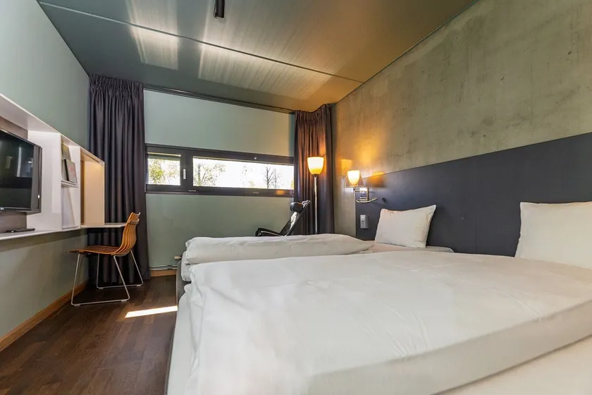 Comfort Hotel RunWay - Image 1