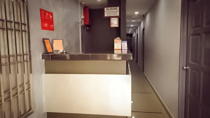 Moon Night Hotel - Image 1