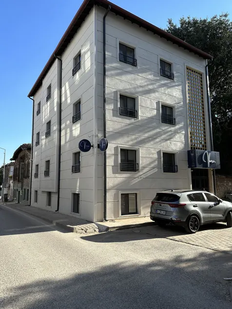 Vera Edirne - Image 1