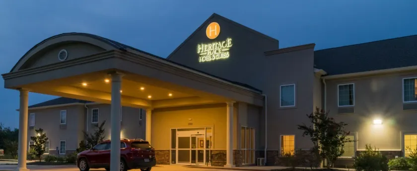 Heritage Place Hotel and Suites - Image 1