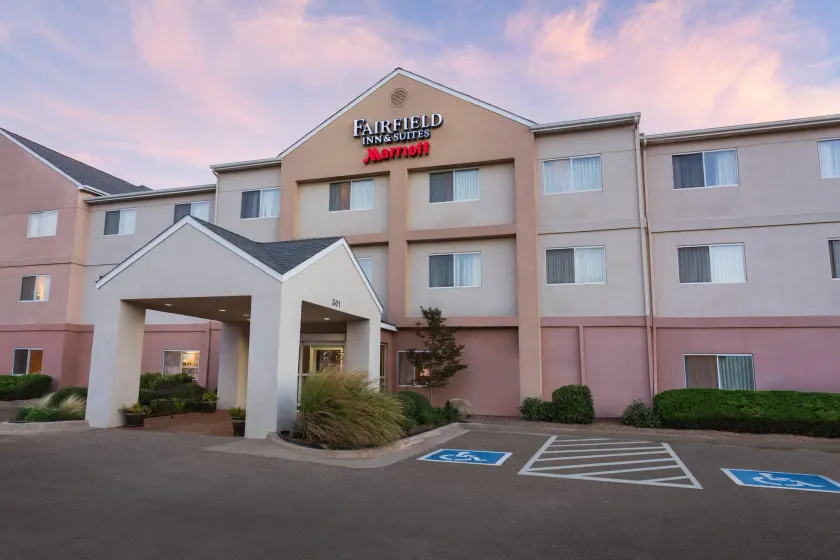 Fairfield Inn & Suites by Marriott Norman - Image 1