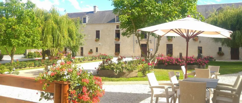 Hôtel Le Manoir De Mathan Crépon à la campagne 5 mn d'Arromanches et 10 mn de Bayeux - Image 1