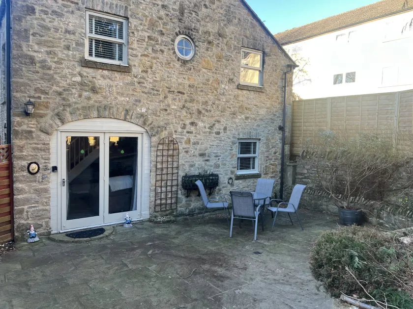 Honeysuckle Cottage - Image 1
