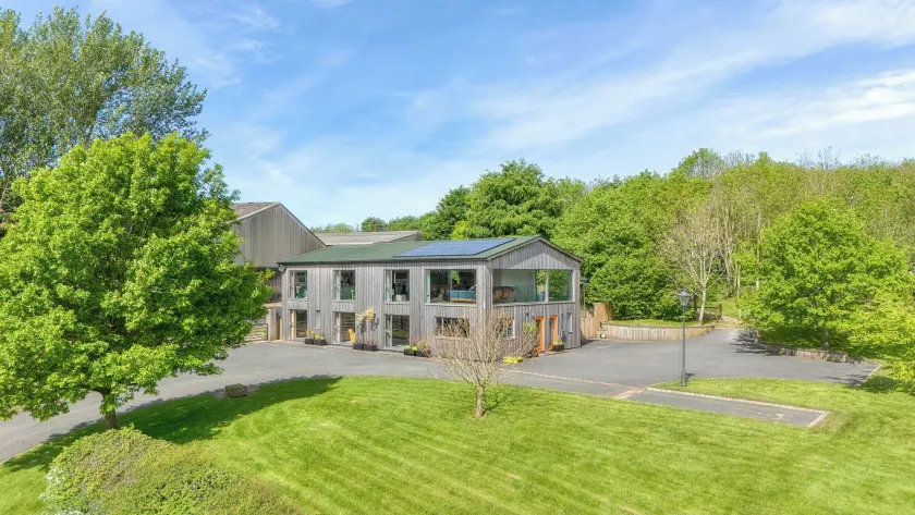 1 Little Broomcroft - Image 1