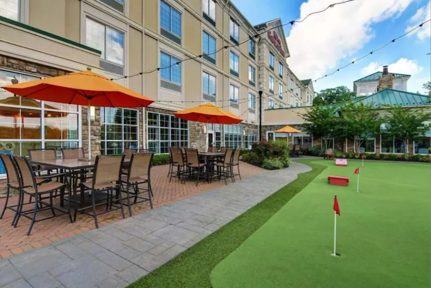 Hilton Garden Inn Hamilton - Image 1